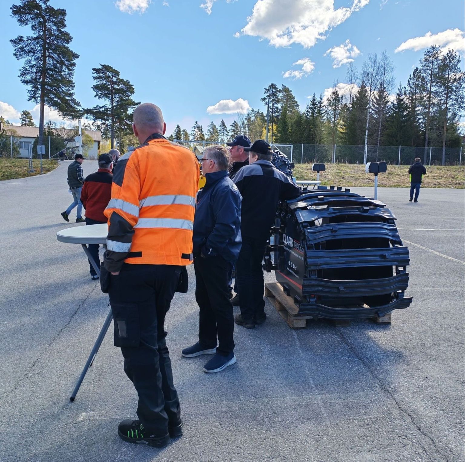 Vieraita Vilppulan markkinapäivässä.