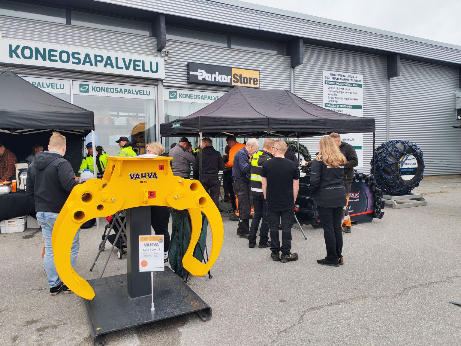 Vahva-kahmari esillä Lappeenrannan markkinapäivässä.